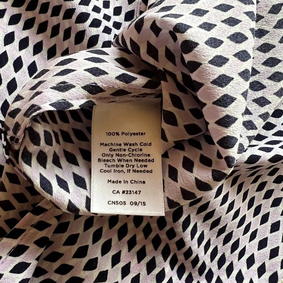 TALBOTS - Sleeveless Tunic Blouse - Geo Design -- Excellent Condition - Picture 9 of 9